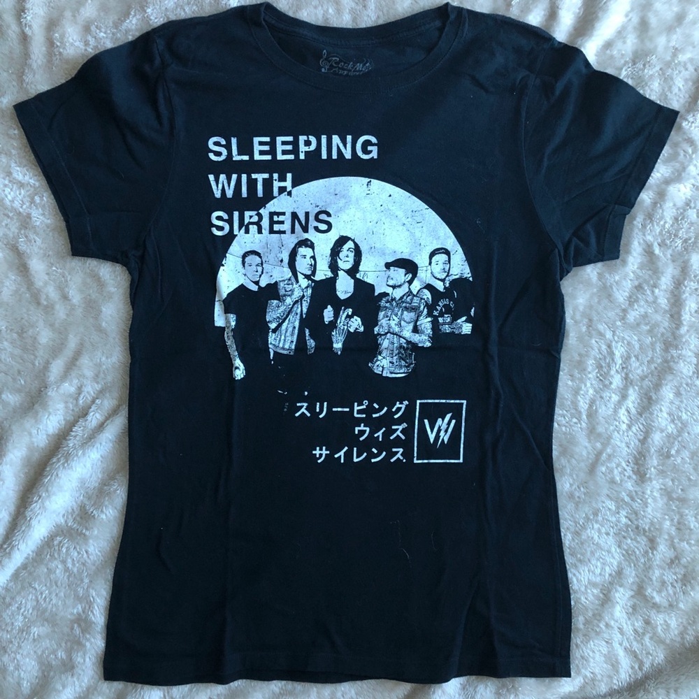 VINTAGE Sleeping With Sirens band shirt with band & name in Korean in Size Large